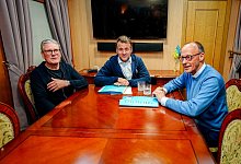 Bundeskanzler Merz reist in die Ukraine - Kay Nietfeld/dpa