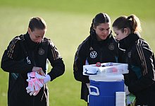 Training Frauen-Nationalmannschaft in Frankfurt am Main - Arne Dedert/dpa