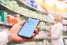 Eine Studie sieht etwa durch die Nutzung von E-Rezepten viel Effizienzpotenzial im Gesundheitswesen. - Mohssen Assanimoghaddam/dpa