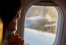 In Deutschland ist die bundesweite Maskenpflicht in Flugzeugen bis 23. September gesetzlich festgelegt. - Andreas Arnold/dpa