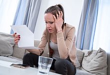 Hohe Energie-Rechnung ins Haus geflattert? Ruhig bleiben, aber trotzdem schnell handeln, heißt die Devise. - Christin Klose/dpa-tmn