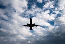 Luftverkehr - Julian Stratenschulte/dpa/Symbolbild