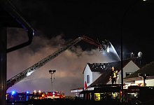 Ermittler vermuten Brandstiftung - Marc Webersinn/5vision.news/dpa