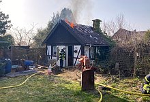 In Luherheide brannte am Nachmittag ein Gartenhaus.  - Feuerwehr Lemgo