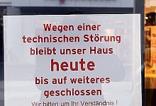 Vor verschlossenen T&uuml;ren - FOTO: WOLFGANG RUDOLF