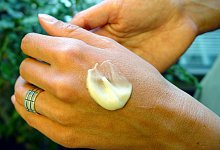 &laquo;Dermatologisch getestet&raquo; - Foto: Jens Schierenbeck/dpa