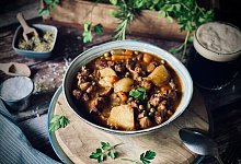 Irish Stew - Anja W&uuml;rfl/Die Frau am Grill/dpa-tmn