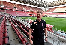 Michael Boris, Trainer des Feh&eacute;rv&aacute;r FC besichtigt das K&ouml;lner Stadion. - Roberto Pfeil/dpa