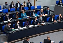 Im Bundestag soll ein Antrag f&uuml;r Waffenlieferungen an die Ukraine beschlossen werden. - Christophe Gateau/dpa