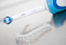 Z&auml;hneknirschen ist keine Krankheit - Foto: Mascha Brichta/dpa-tmn