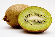 Seltenes Enzym: Die Kiwi lässt Gelatine nicht fest werden - Foto: Franziska Gabbert/dpa-tmn