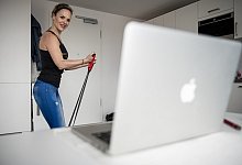 Fitnesstraining - Foto: Fabian Sommer/dpa