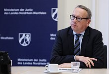 Pressekonferenz Justizminister Limbach - David Young/dpa