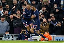 Mbapp&eacute; und Hakimi - Tim Goode/PA Wire/dpa