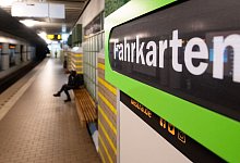 Fahrkarten - Öffentlicher Nahverkehr - Julian Stratenschulte/dpa