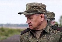 Der russische Verteidigungsministerium ver&ouml;ffentlichte Sergej Schoigu w&auml;hrend eines Besuchs der russischen Truppen in der Ukraine. - Russian Defense Ministry/AP/dpa