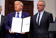 USA - Trump unterzeichnet Dekret für Arzneipreise - Mark Schiefelbein/AP/dpa