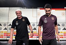 Völler und Gündo?an - Federico Gambarini/dpa