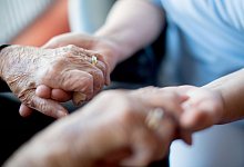 Pflegekosten steigen - Tom Weller/dpa