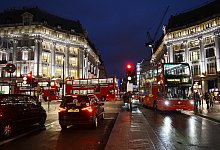 Eine Kreuzung in London bei Nacht. - Jens Kalaene/dpa-Zentralbild/dpa-tmn