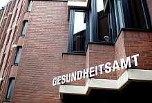 Die Gesundheits&auml;mter sind vielerorts &uuml;berlastet. - Jonas G&uuml;ttler/dpa