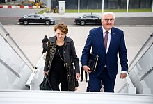 Frank-Walter Steinmeier und Elke B&uuml;denbender - Bernd von Jutrczenka/dpa
