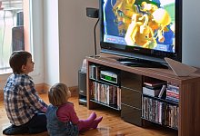 Kinder vor dem Fernseher - Foto: Patrick Pleul/dpa