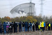 Sprengung der K&uuml;hlt&uuml;rme des Kernkraftwerks Gundremmingen - Sven Hoppe/dpa