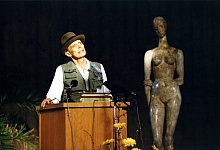 Joseph Beuys bei seiner letzten Rede 1986 im Lehmbruck-Museum - Foto: Lehmbruck Museum/dpa