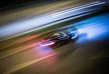 Auto auf Autobahn - Frank Rumpenhorst/dpa