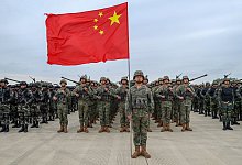 Milit&auml;r&uuml;bung in China - Yin Huan/XinHua/dpa
