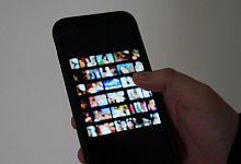 Illustration - Sextortion - Marcus Brandt/dpa