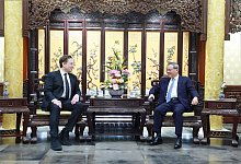 Musk in China - Wang Ye/XinHua/dpa