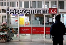 Reisezentrum - Bernd Wüstneck/dpa