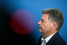 Bundeswirtschaftsminister Robert Habeck (B&uuml;ndnis 90/Die Gr&uuml;nen) steht seit Wochen unter Druck. - Bernd von Jutrczenka/dpa