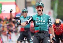 Sam Bennett siegte in Frankfurt im Massensprint. - Sebastian Gollnow/dpa