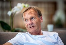 Dortmunds Gesch&auml;ftsf&uuml;hrer Hans-Joachim Watzke blickt besorgt auf den Saisonstart seines Vereins. - David Inderlied/dpa