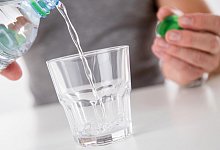 Wasser aus der Flasche - Foto: Christin Klose