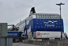 Optimierter Verkehr: Am Hafen werden Schiffe und LKW so geleitet, dass sie m&ouml;glichst schnell ans Ziel kommen. - Tom Sundermann