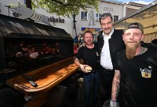 Schweine-Wettgrillen - Felix Hörhager/dpa