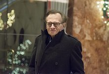 Talkshow-Moderator Larry King - Foto: Albin Lohr-Jones / Pool/epa/dpa