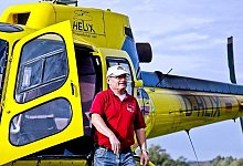 Ein Mann und sein Hubschrauber