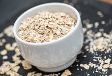 Haferflocken zum Fr&uuml;hst&uuml;ck - Foto: Andrea Warnecke/dpa-tmn