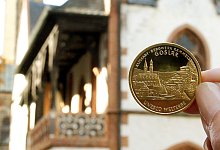 Unesco-Goldm&uuml;nze - Foto: Holger Hollemann/dpa