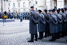 Feierliches Gel&ouml;bnis zum 69. Gr&uuml;ndungstag der Bundeswehr - Michael Matthey/dpa