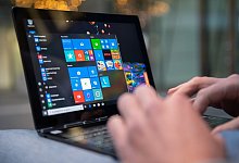 Lenovos Yoga Book C930 - Foto: Andrea Warnecke/dpa-tmn