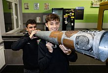 Liebesbrauch Lehnenausrufen - Pinter Laszlo/dpa