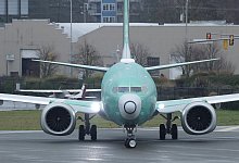 Boeing treibt 25 Milliarden Dollar auf - Foto: Ted S. Warren/AP/dpa