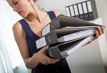 Fr&uuml;hjahrsputz Unterlagen Dokumente Zettelwirtschaft - Christin Klose/dpa-tmn/dpa