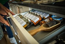 Gewürze in einer Schublade - Christin Klose/dpa-tmn